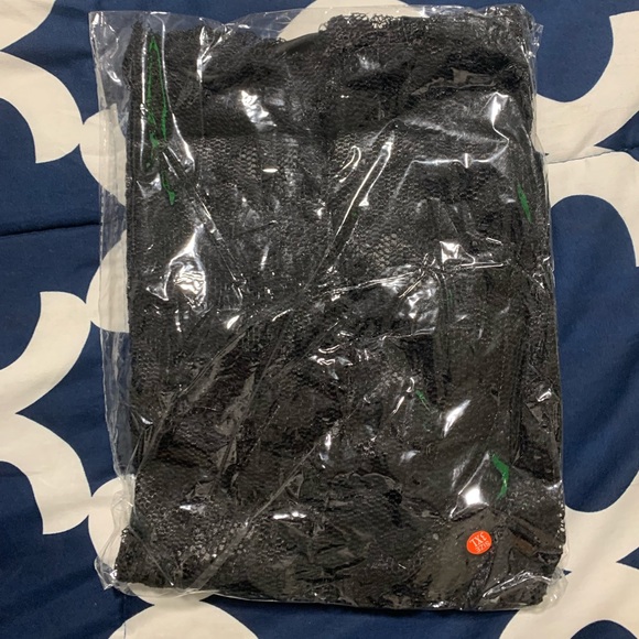 Lace Evening Dress - (Black) - Picture 5 of 5